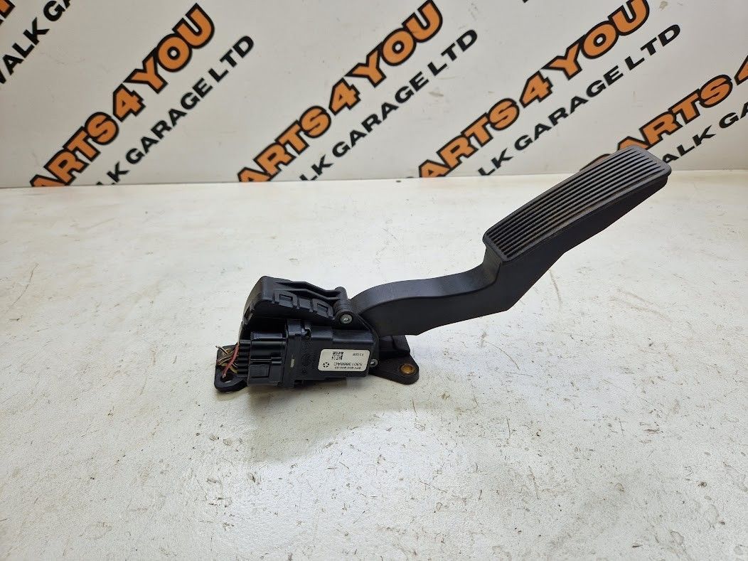 Jeep Grand Cherokee Pedals & Pedal Covers