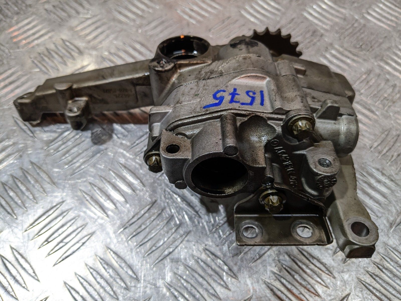 Mercedes-Benz M-Class Oil Pumps