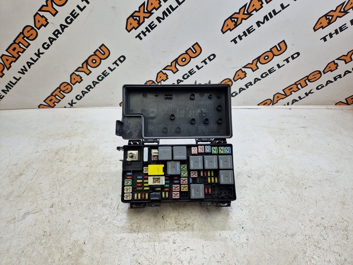 Jeep Cherokee Fuse Box / Holder