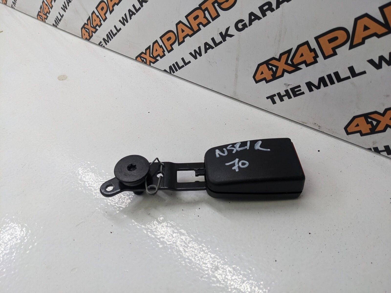 Mercedes-Benz R-Class Seat Belts And Restraints