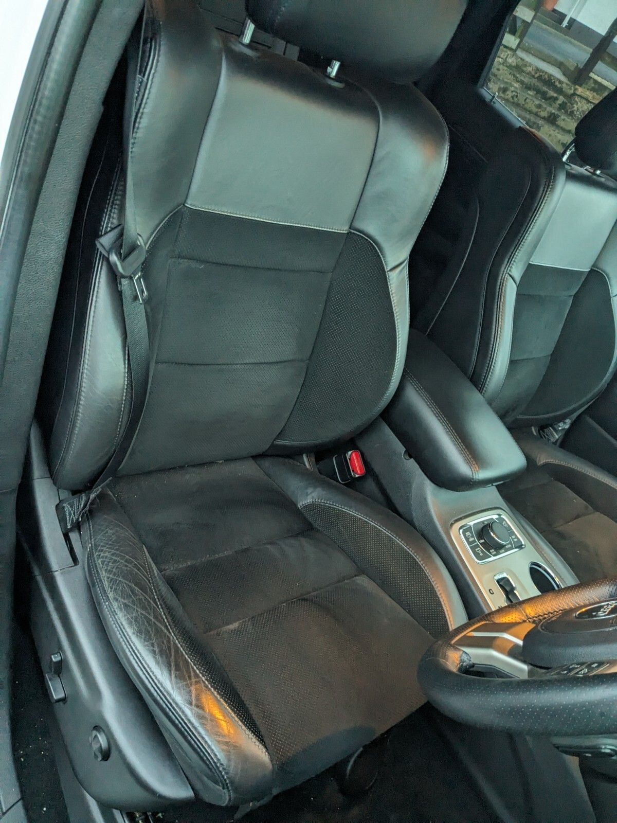 Jeep Cherokee Seats