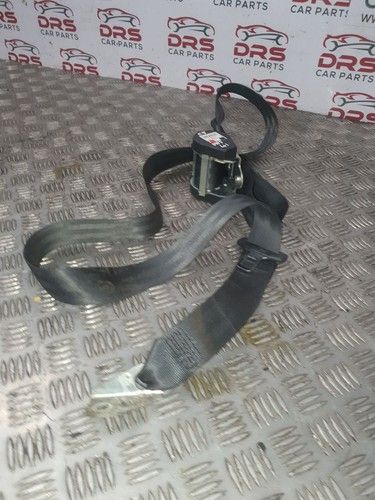 Volkswagen Passat Seat Belts And Restraints