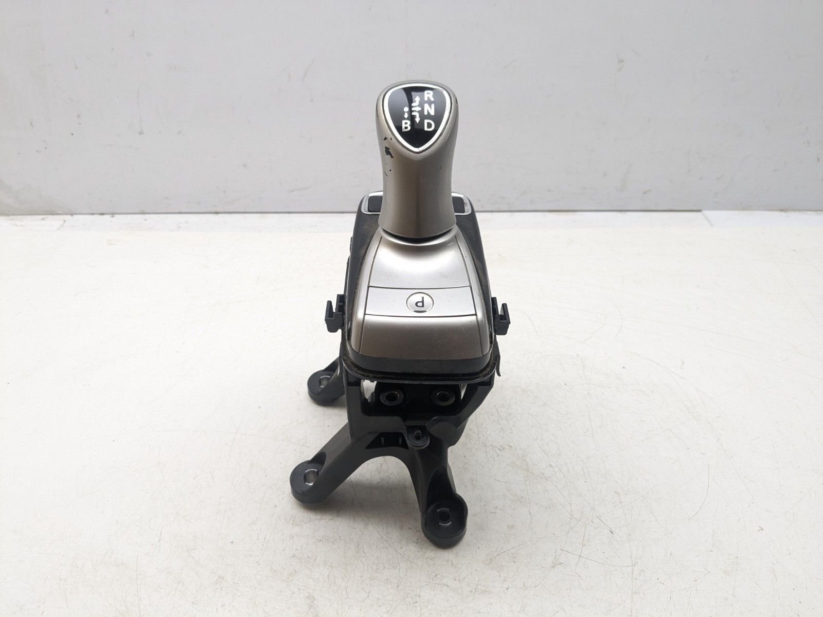 Mitsubishi Outlander Gear Shift Knob & Parts