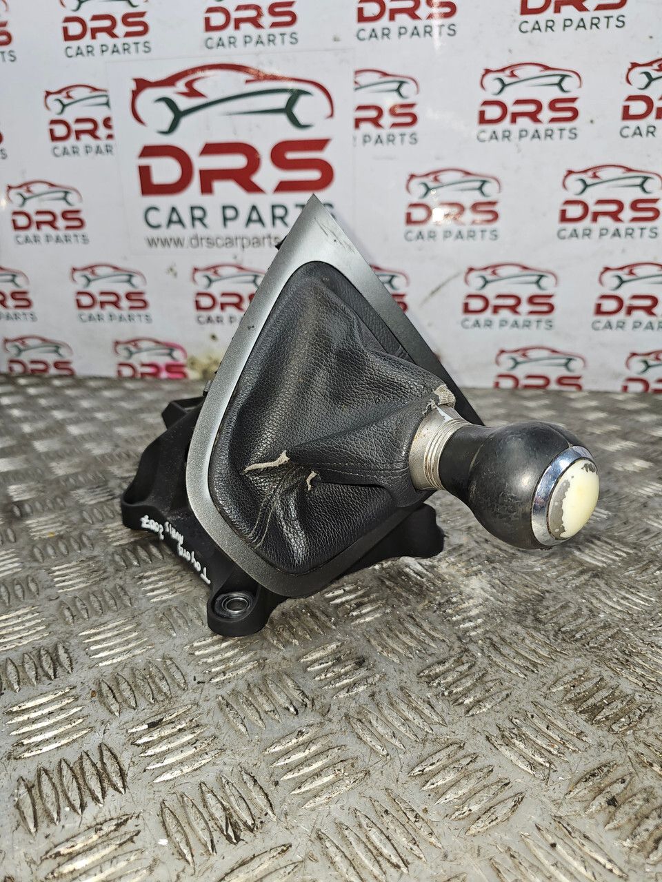 Toyota Auris Gear Shift Knob & Parts